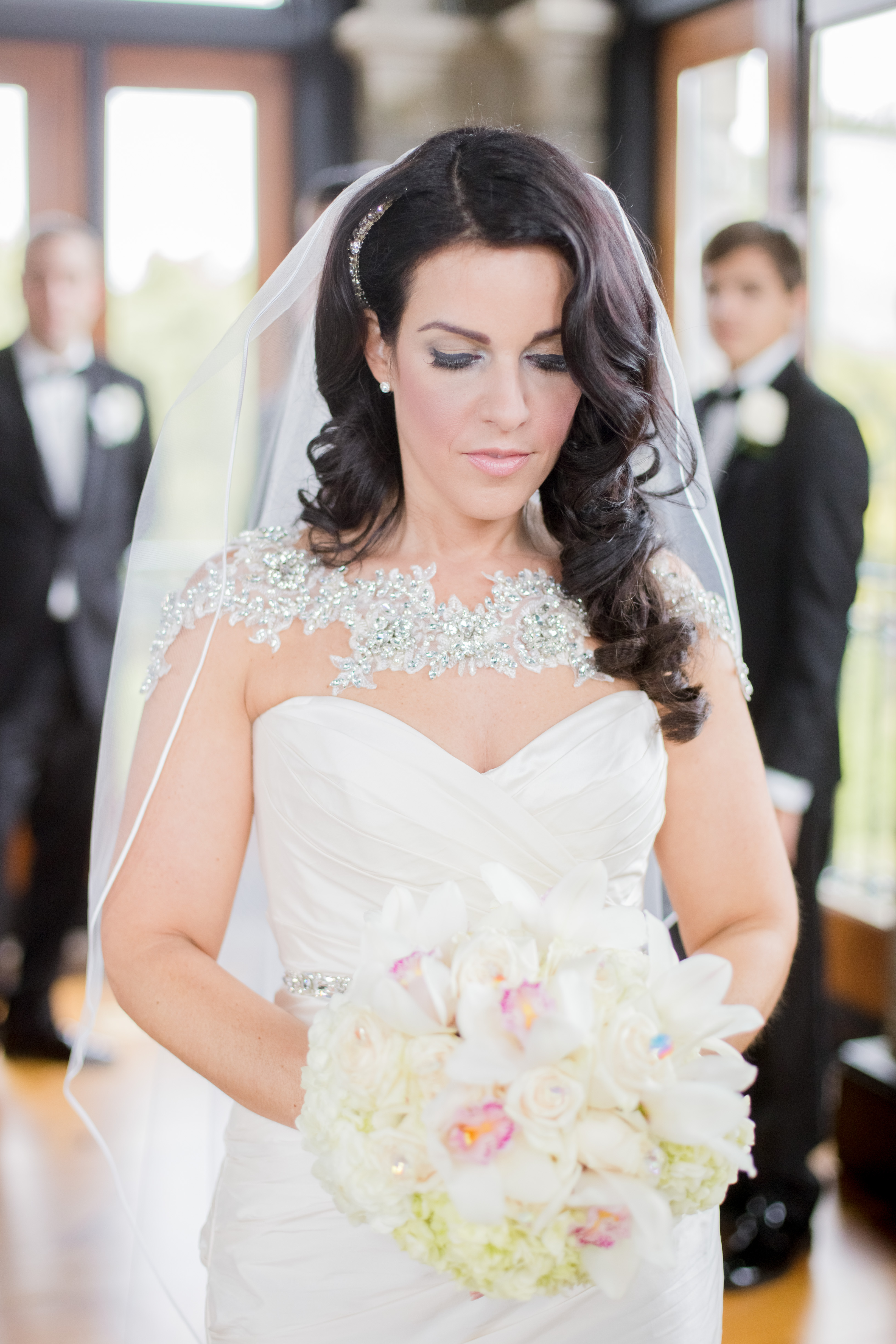 How to Find the Perfect Wedding Gown