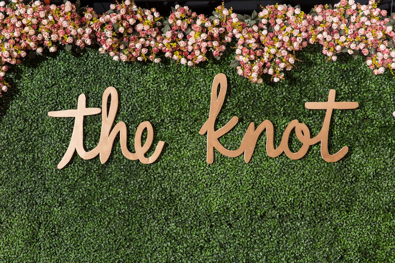 Get inspired with this greenery flower wall we created for our market mixer with The Knot! The perfect backdrop for photos at a wedding!