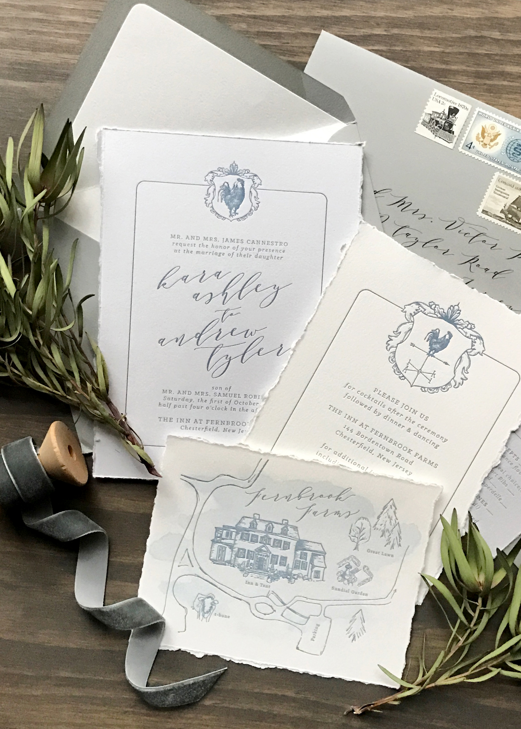 Romantic wedding invitations perfect for a chic garden wedding. Get inspiration and a full venue list on the blog!