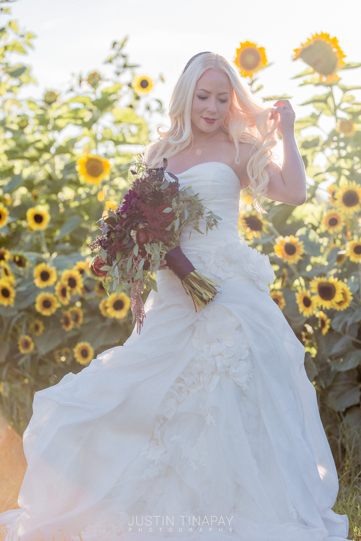 We love this boho chic ballgown and it's perfect for a garden wedding. Check out the blog to get ideas for your outdoor wedding day and download the venue guide for free!