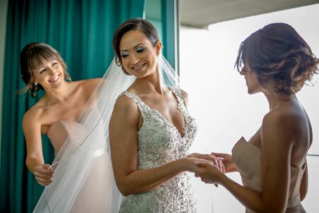 bride getting ready with wedding party
