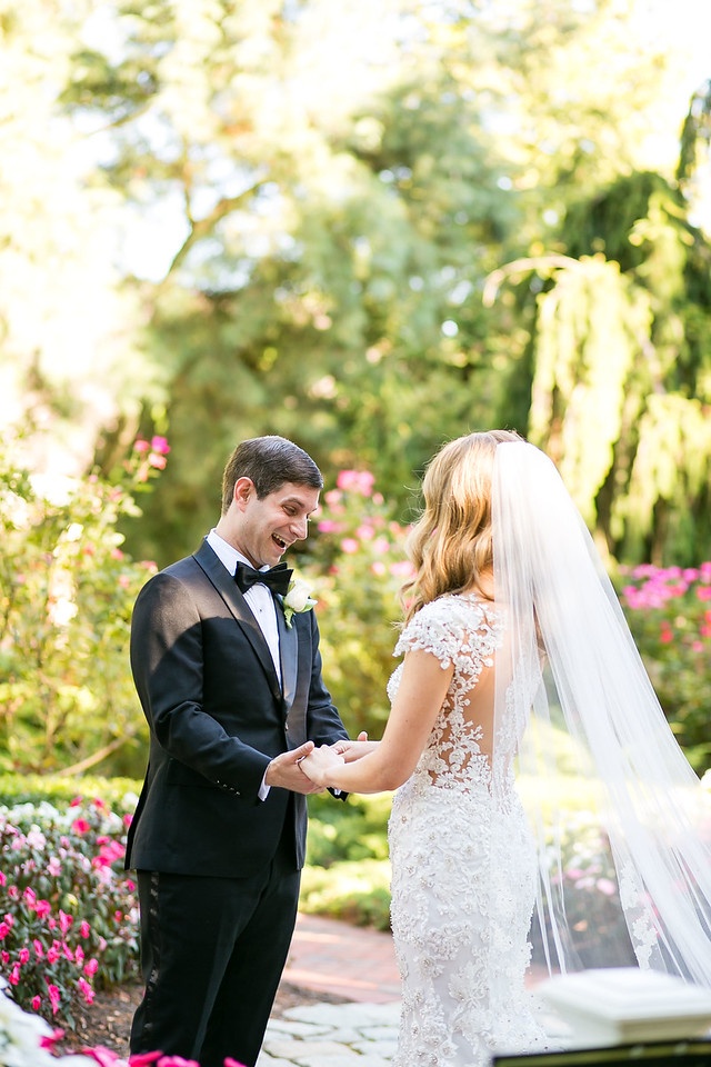 How to Become a Wedding Planner, According to Experts