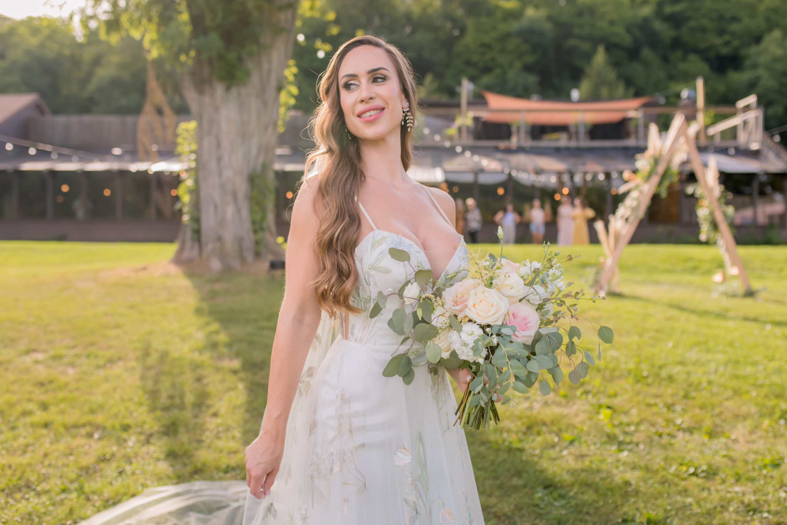 bride with bridal bouquet