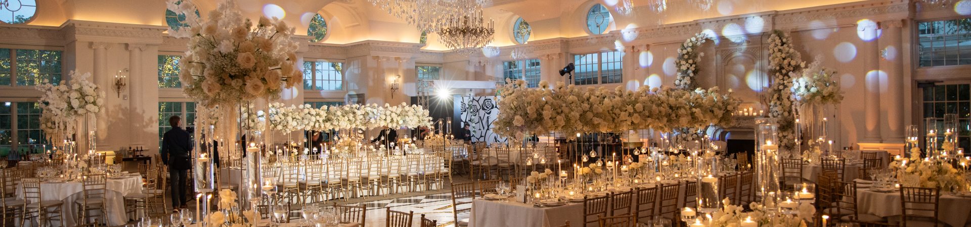 Luxury wedding couple enjoying their seamless wedding day