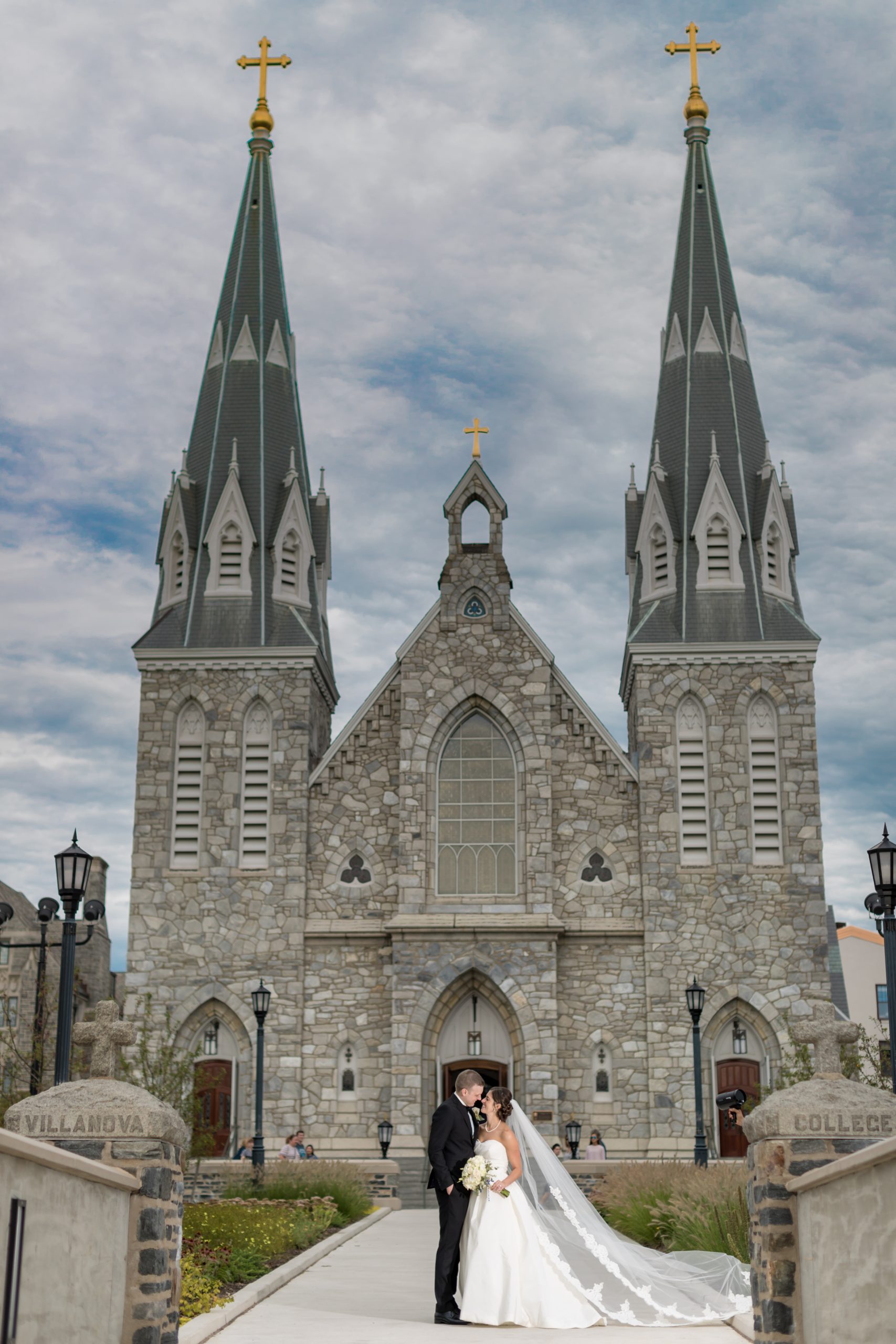 villanova chapel with bride and groom