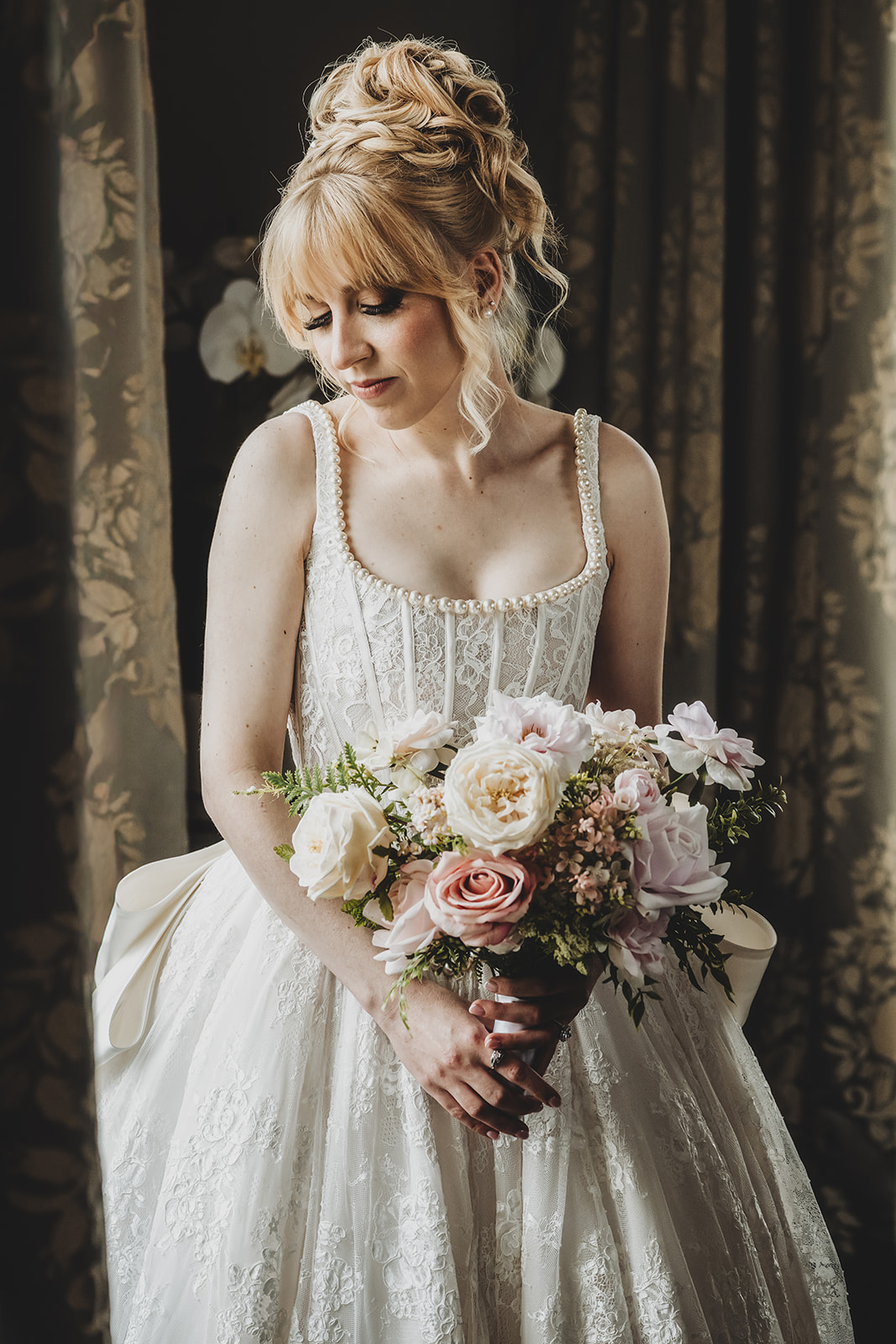 bride holding bouquet
