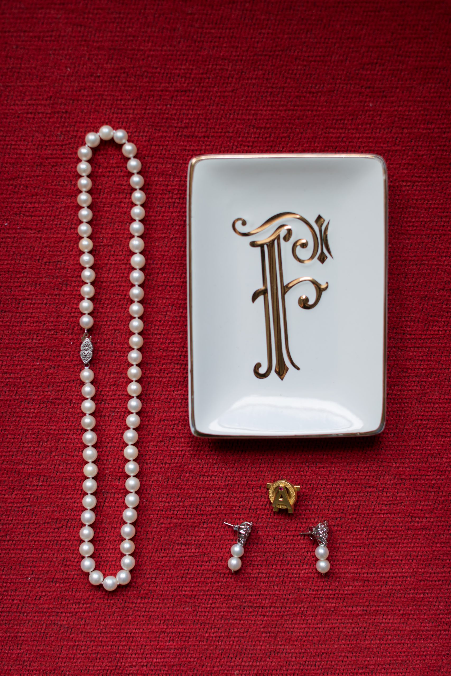 pearl necklace and case